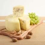 Cașcaval cu nucă 300g ~ Zada